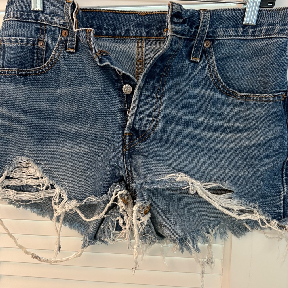 Levi's 501 Original Distressed Denim Shorts - Size 28 - Vintage Look - Picture 2 of 12